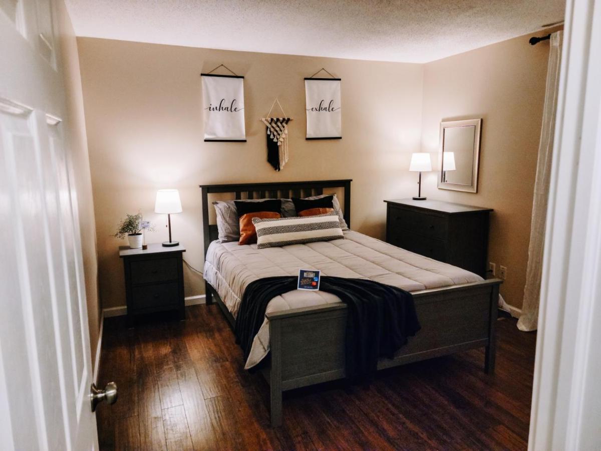 Indoor Pool, Firepit, Self Check-in, Bbq, Free Amenities, King Bed, Full Kitchen Villa